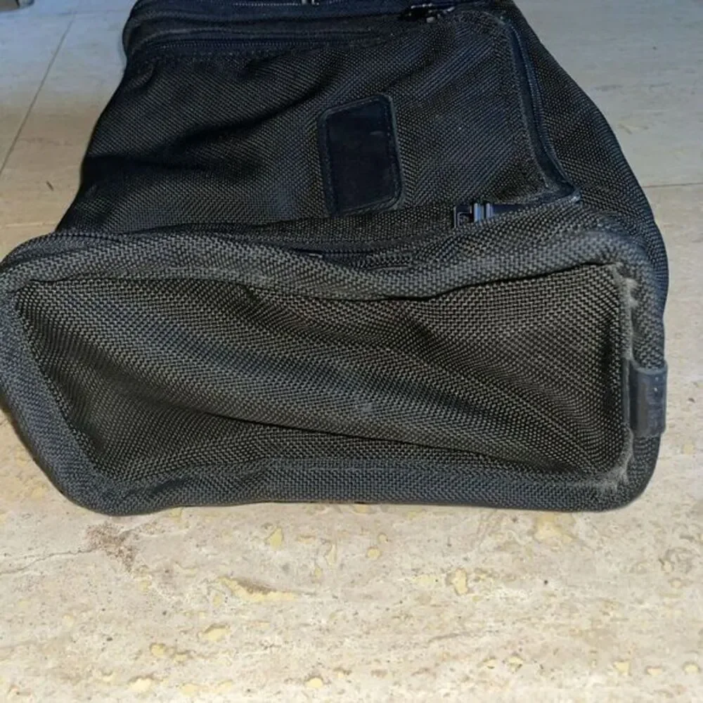 Tumi - Alpha Travel Kit Toiletry‎ Bag - Black 2691D3